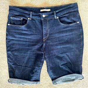 NWOT Levi’s Jean shorts